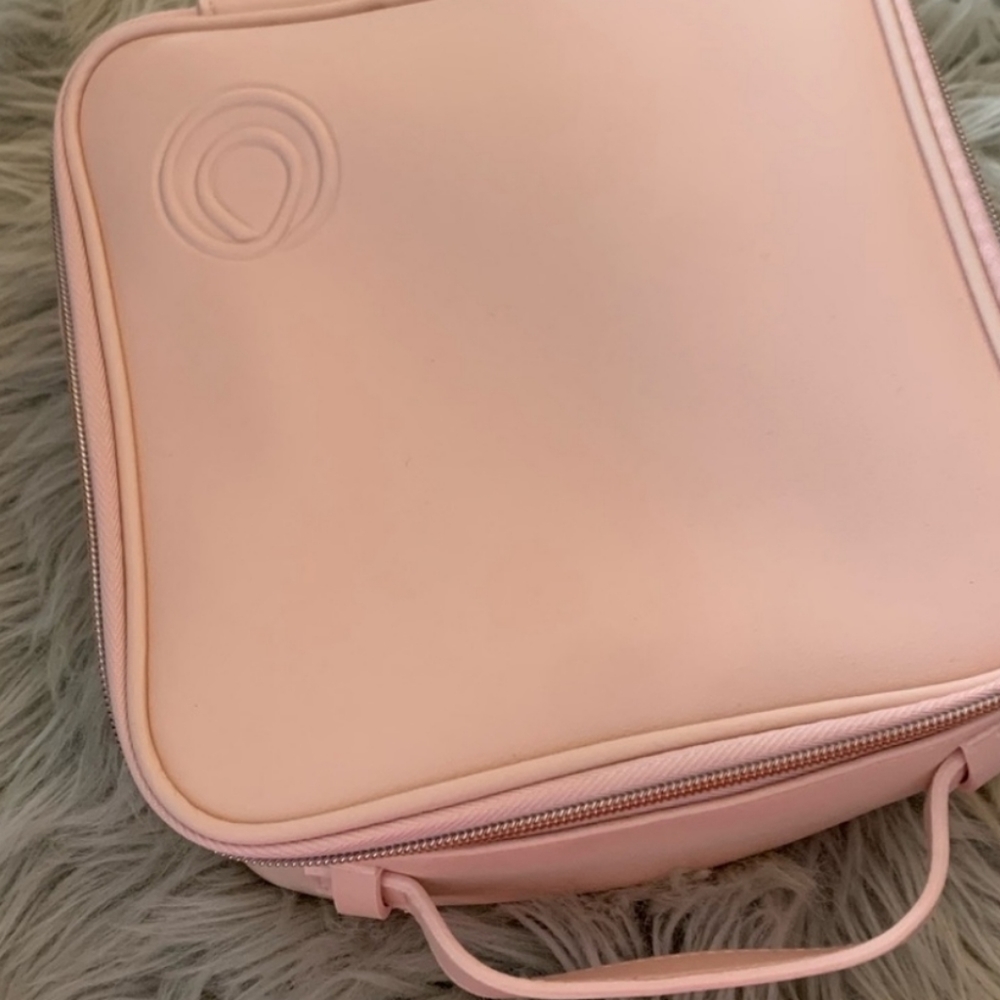 NEW MONAT SQUARE PINK TRAIN CASE